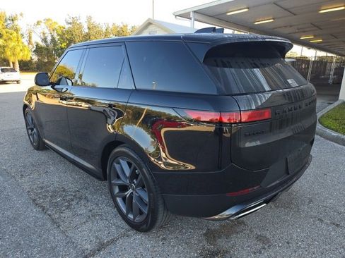 Used 2024 Land Rover Range Rover Sport SE image 3