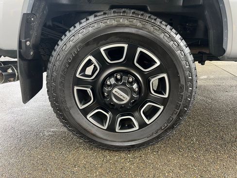 Used 2023 Ford F350 Platinum w/ FX4 Off-Road Package image 21