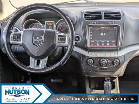 Used 2019 Dodge Journey SE w/ Premium Group image 16