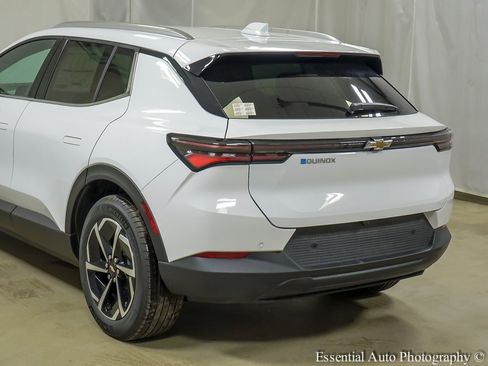 New 2026 Chevrolet Equinox EV LT image 7