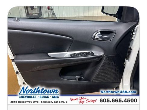 Used 2017 Dodge Journey Crossroad FWD image 10