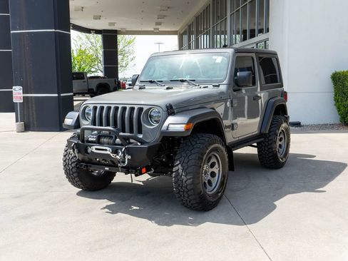 Used 2021 Jeep Wrangler Sport AWD/4WD image 3