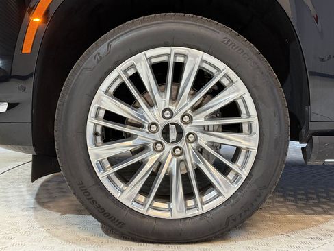 Certified 2025 Cadillac Escalade ESV Premium Luxury image 11