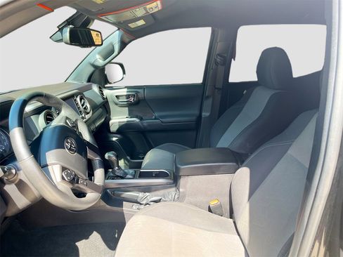 Used 2023 Toyota Tacoma TRD Sport image 19