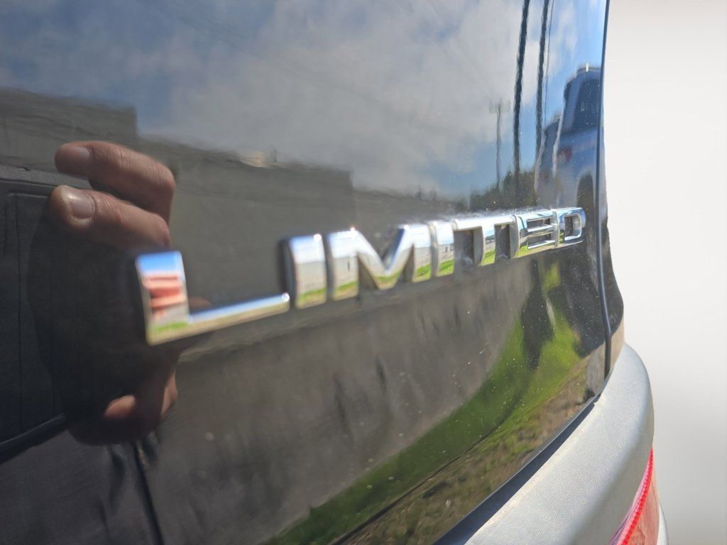 Certified 2018 Jeep Cherokee Limited AWD/4WD image 11