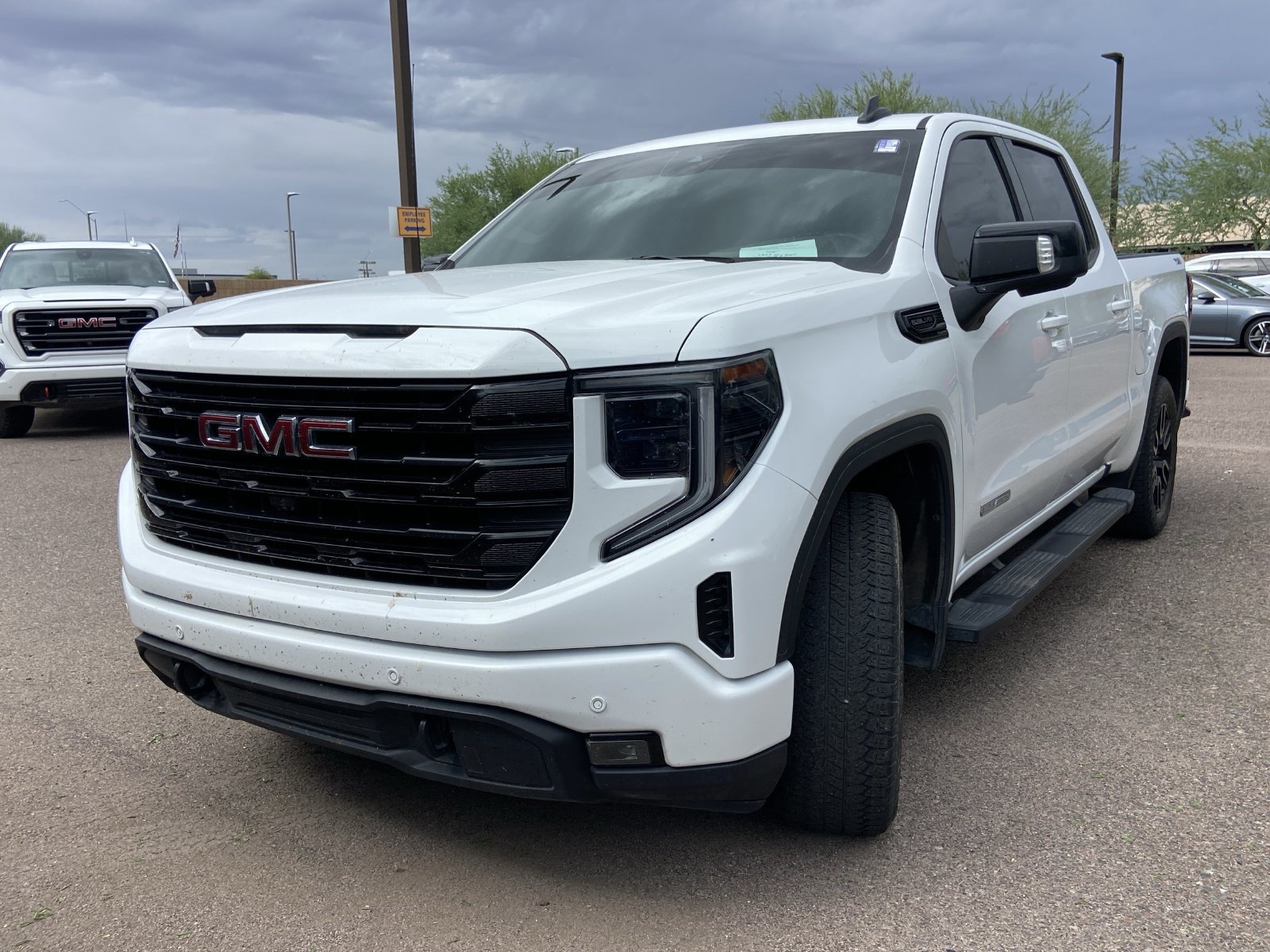 Used 2024 GMC Sierra 1500 Elevation w/ Elevation Premium Package AWD/4WD image 2