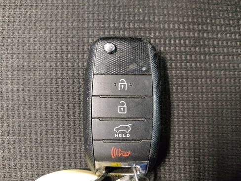 Used 2014 Kia Sorento LX image 32