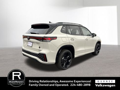 New 2026 Volkswagen Tiguan SE R-Line image 9