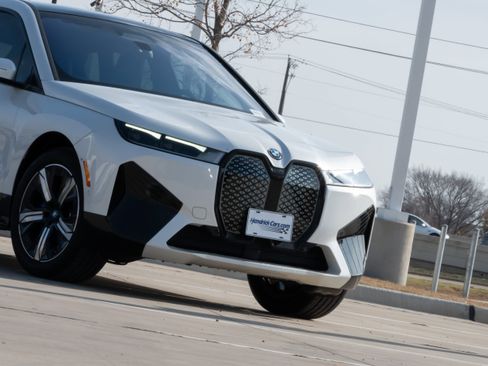 Certified 2024 BMW iX xDrive50 w/ Premium Package image 5