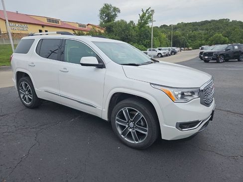 Used 2019 GMC Acadia Denali w/ Technology Package AWD/4WD image 5