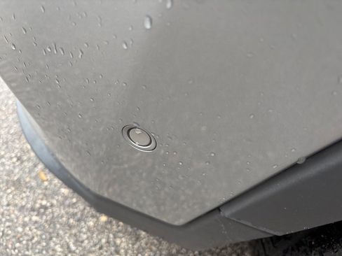 Used 2021 Jeep Cherokee Limited image 32