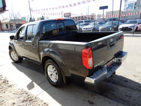 Used 2015 Nissan Frontier SV image 7