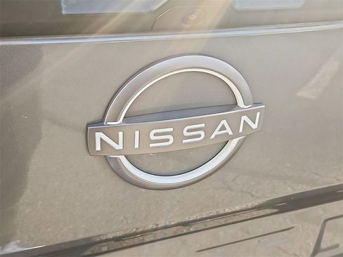 Used 2022 Nissan Frontier SV image 29
