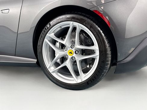 Used 2025 Ferrari Roma Spider RWD image 31