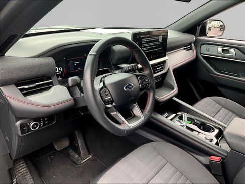 Used 2025 Ford Explorer ST-Line AWD/4WD image 17
