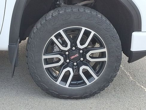 Used 2023 GMC Sierra 1500 AT4 w/ AT4 Preferred Package image 8