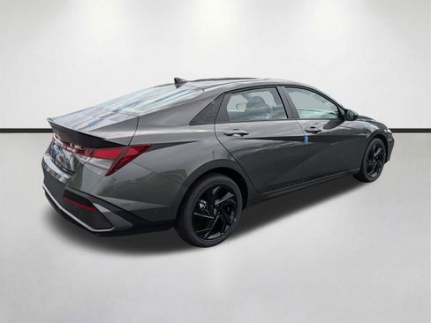 New 2026 Hyundai Elantra SEL Sport FWD image 4