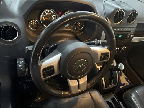 Used 2017 Jeep Compass High Altitude image 28