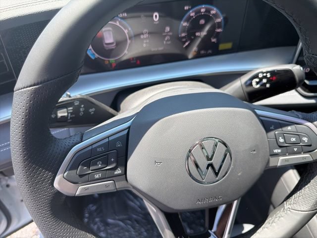 New 2026 Volkswagen Tiguan SE R-Line AWD/4WD image 45