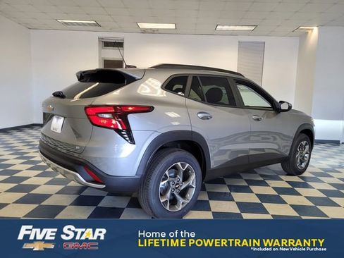 New 2026 Chevrolet Trax LT w/ Driver Confidence Package FWD image 8