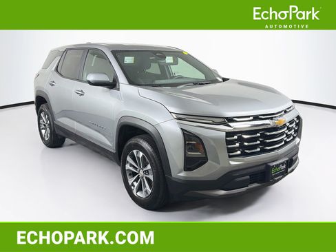 Used 2025 Chevrolet Equinox LT FWD image 1