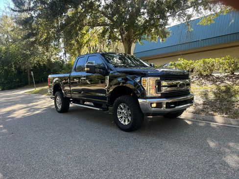 Used 2019 Ford F250 XLT w/ XLT Premium Package image 7