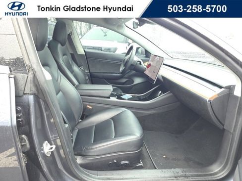 Used 2020 Tesla Model 3 Performance image 19