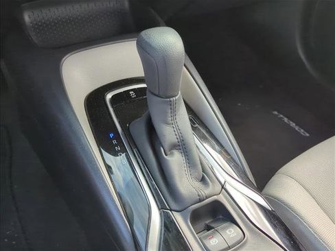 Certified 2021 Toyota Corolla LE image 20