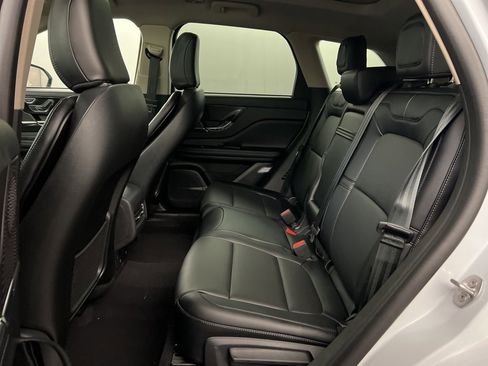 Used 2026 Lincoln Corsair Premiere image 31