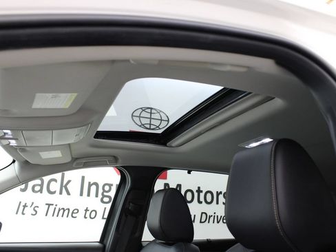 Used 2025 MAZDA CX-70 3.3 Turbo w/ Preferred Package AWD/4WD image 13