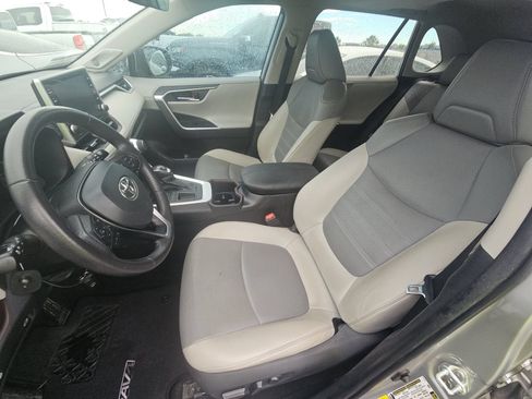 Used 2022 Toyota RAV4 Limited FWD image 7
