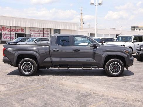 Used 2025 Toyota Tacoma TRD Sport w/ TRD Sport Premium Package AWD/4WD image 5