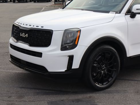 Used 2022 Kia Telluride EX w/ EX Premium Package AWD/4WD image 6