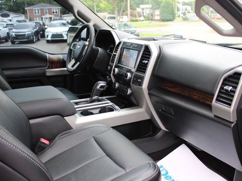 Used 2018 Ford F150 Lariat w/ Equipment Group 501A Mid AWD/4WD image 29