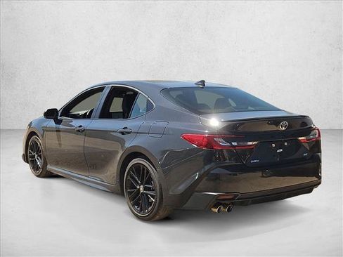 Used 2025 Toyota Camry SE FWD image 8