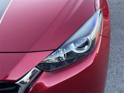 Used 2018 MAZDA MAZDA3 Touring image 11