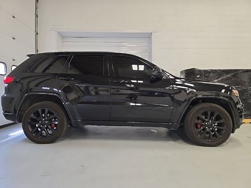 Used 2018 Jeep Grand Cherokee Altitude image 6