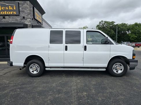 Used 2023 Chevrolet Express 2500 w/ Driver Convenience Package image 8