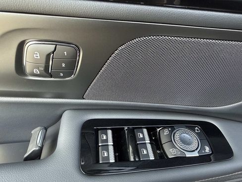 New 2026 Lincoln Nautilus Premier AWD/4WD image 19