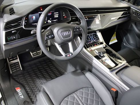 New 2026 Audi SQ7 Prestige image 16