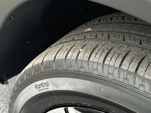 Used 2022 Chevrolet TrailBlazer RS w/ Sun and Liftgate Package image 11