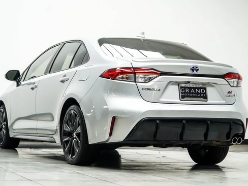 Used 2024 Toyota Corolla SE FWD image 11