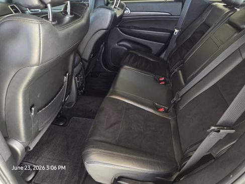 Used 2018 Jeep Grand Cherokee Altitude AWD/4WD image 17