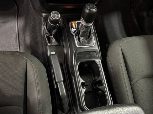 Used 2018 Jeep Wrangler Sport AWD/4WD image 25