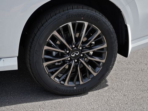 Certified 2026 INFINITI QX80 Autograph w/ Autograph Exterior Package AWD/4WD image 7