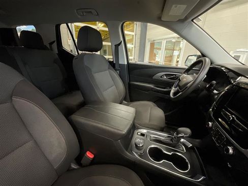 Used 2021 Chevrolet Traverse LS image 26