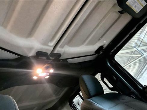 Used 2020 Jeep Wrangler Unlimited Sport S image 17