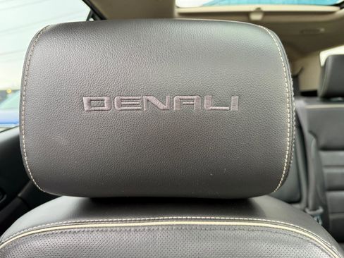 Used 2017 GMC Acadia Denali w/ Technology Package AWD/4WD image 41
