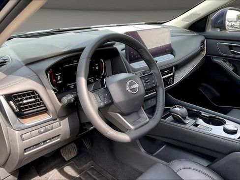 Certified 2025 Nissan Rogue Platinum w/ Platinum Premium Package AWD/4WD image 12