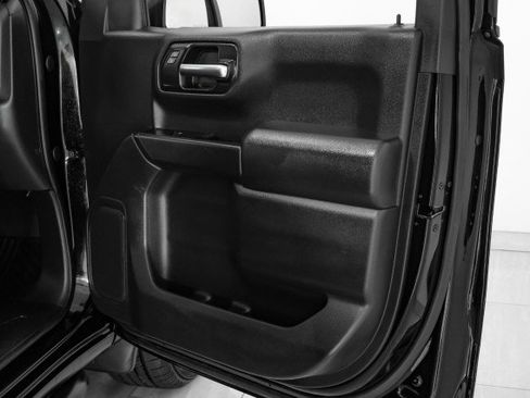 Used 2019 Chevrolet Silverado 1500 Custom w/ Custom Value Package image 40